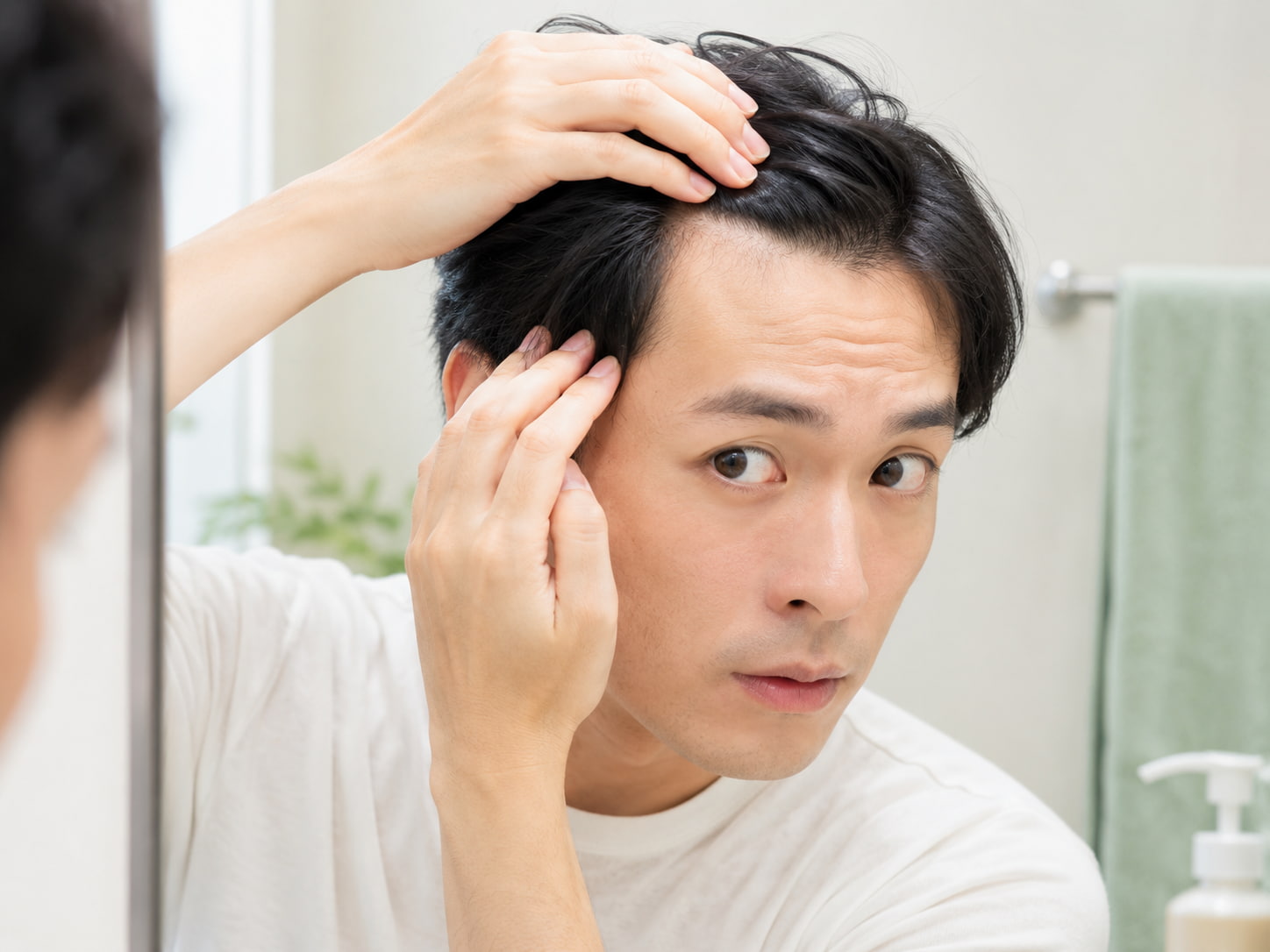 M字が気になる男性へ｜初期サインと確認ポイント2